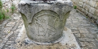 34-studna_u_romanskeho_domu