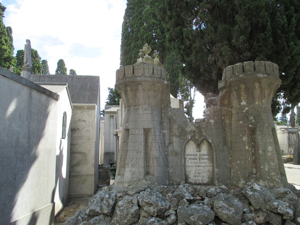 Cemitério dos Prazeres - stylový náhrobek pro generála