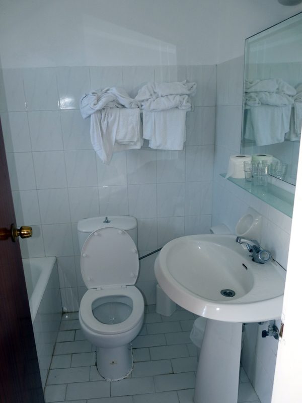Rhodos - hotel Marathon - pokoje - koupelna